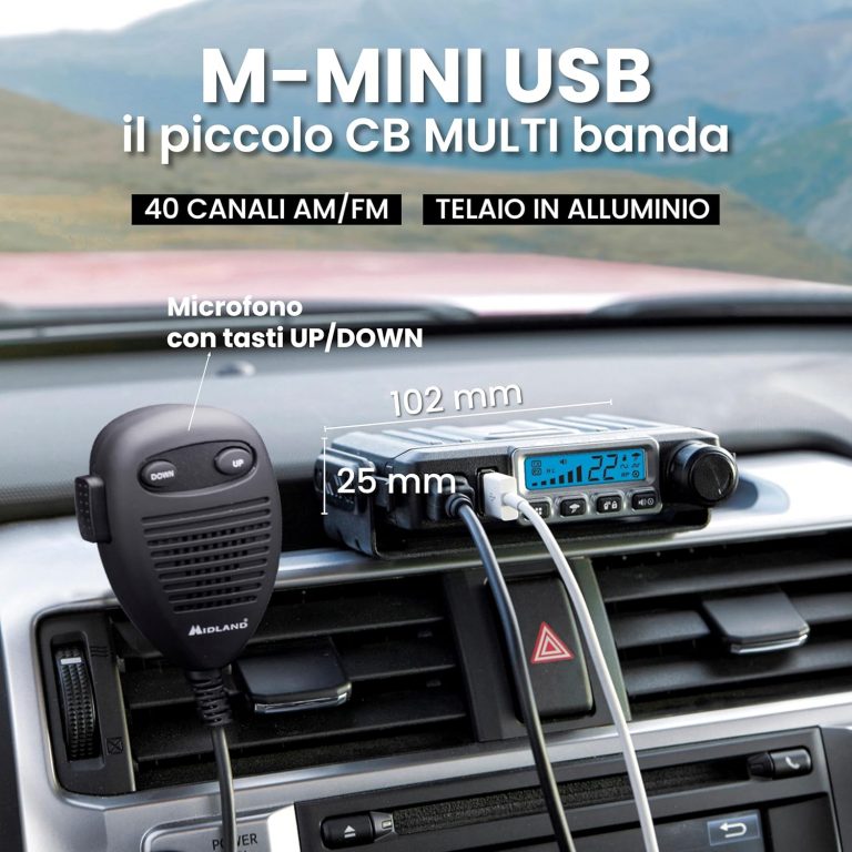 Ricetrasmettitore CB Midland M-Mini USB installato nel cruscotto del camion che mostra dimensioni compatte e aspetto professionale
